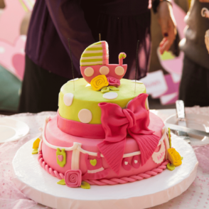 Baby shower cake