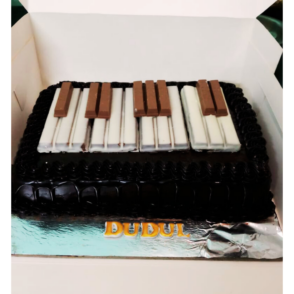 piano theme cake